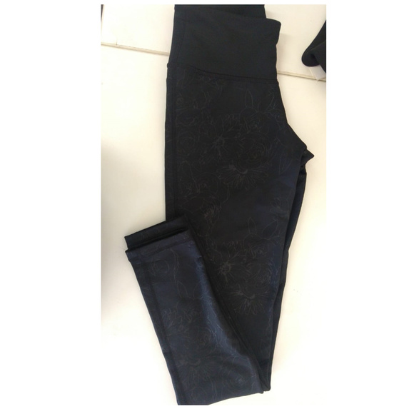 Adidas Women's Flower Print Leggings - Picture 6 of 6